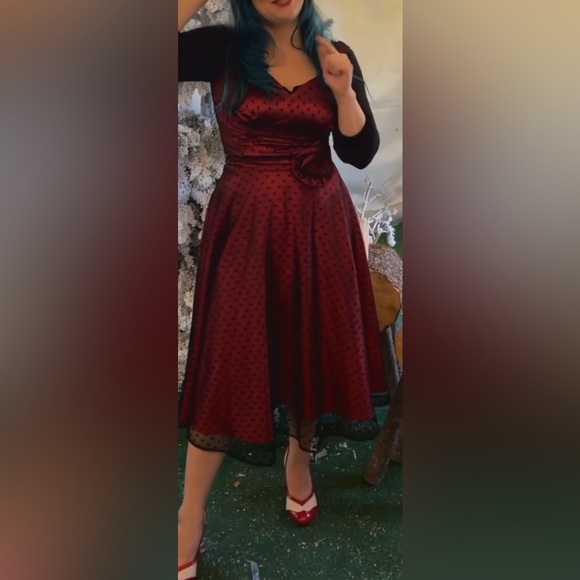 Elegant Red and Black Polka Dot Pinup Girl 50s style Dress - Picture 3 of 9